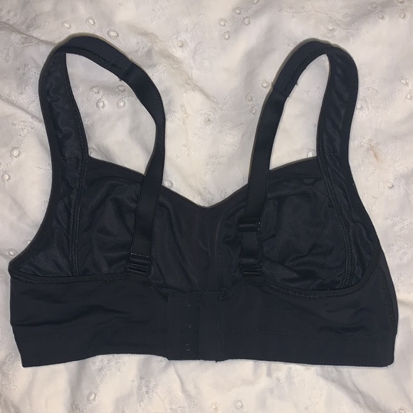 Lulu lemon sports bra 34 C - Picture 2 of 3